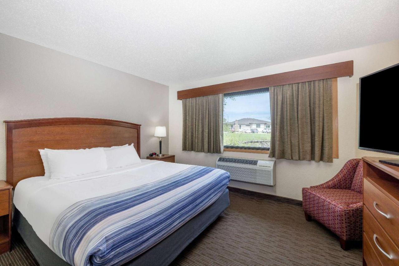Americinn By Wyndham Dickinson Exterior photo