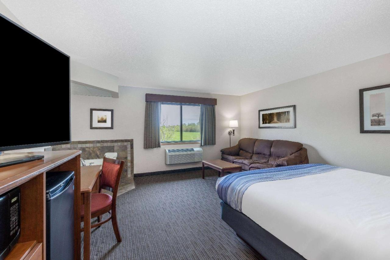 Americinn By Wyndham Dickinson Exterior photo