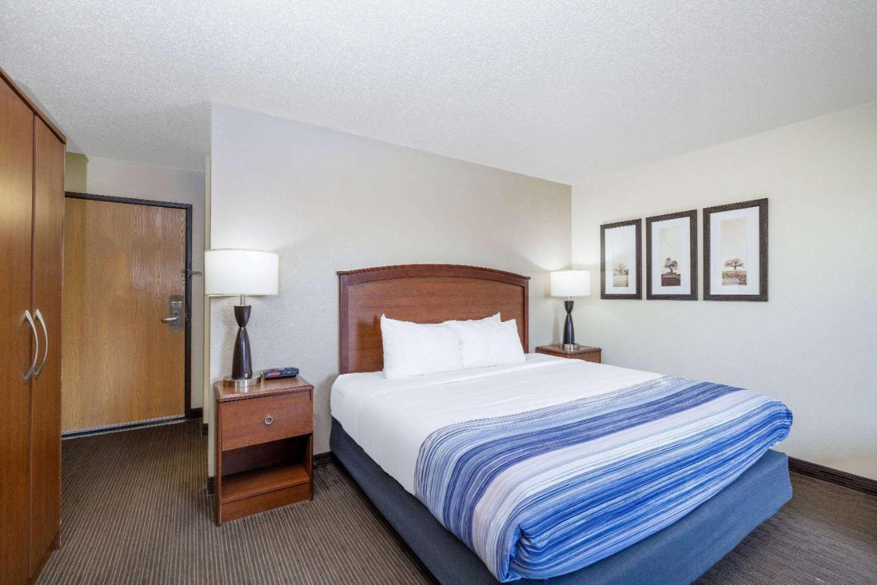 Americinn By Wyndham Dickinson Exterior photo
