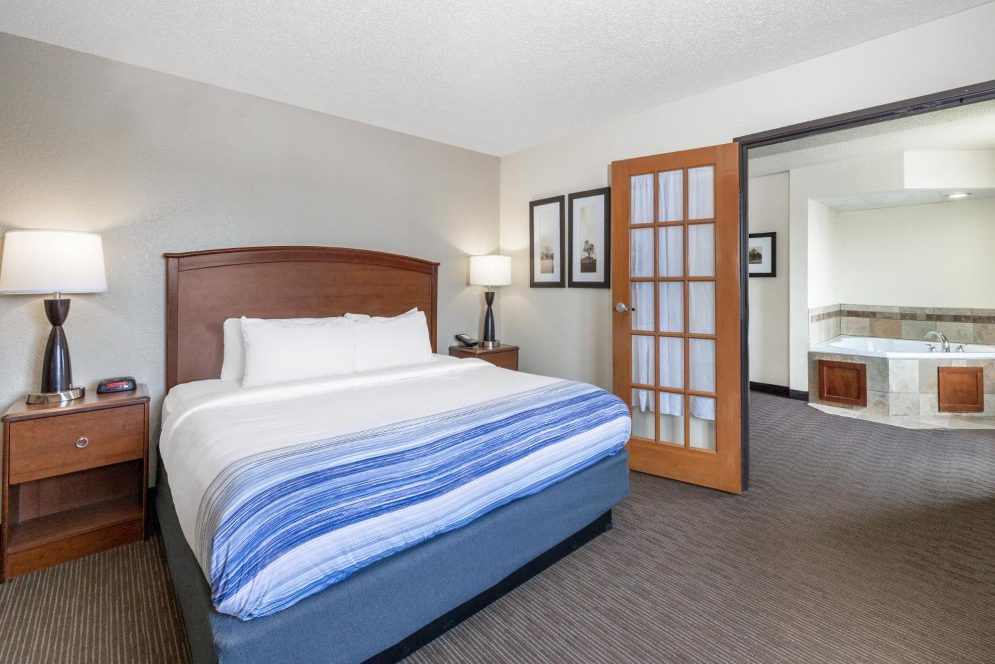 Americinn By Wyndham Dickinson Room photo