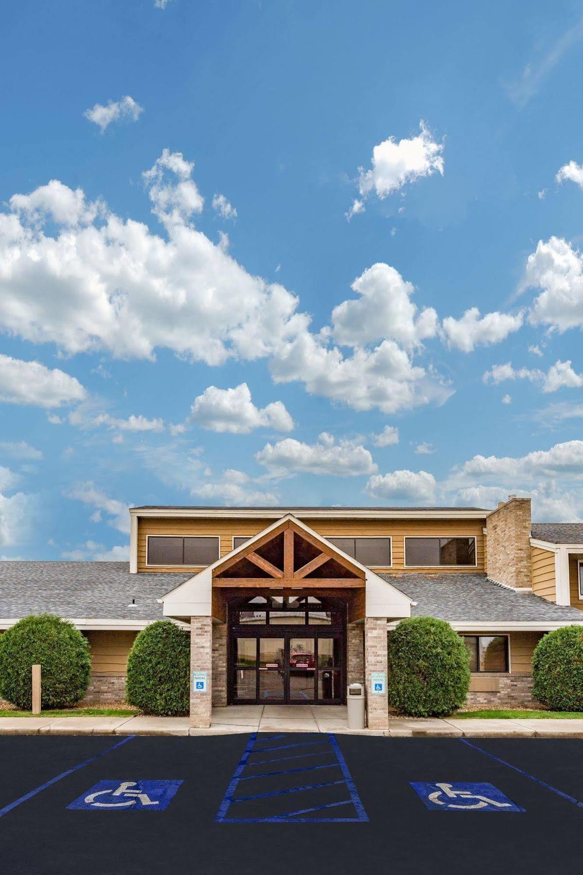 Americinn By Wyndham Dickinson Exterior photo