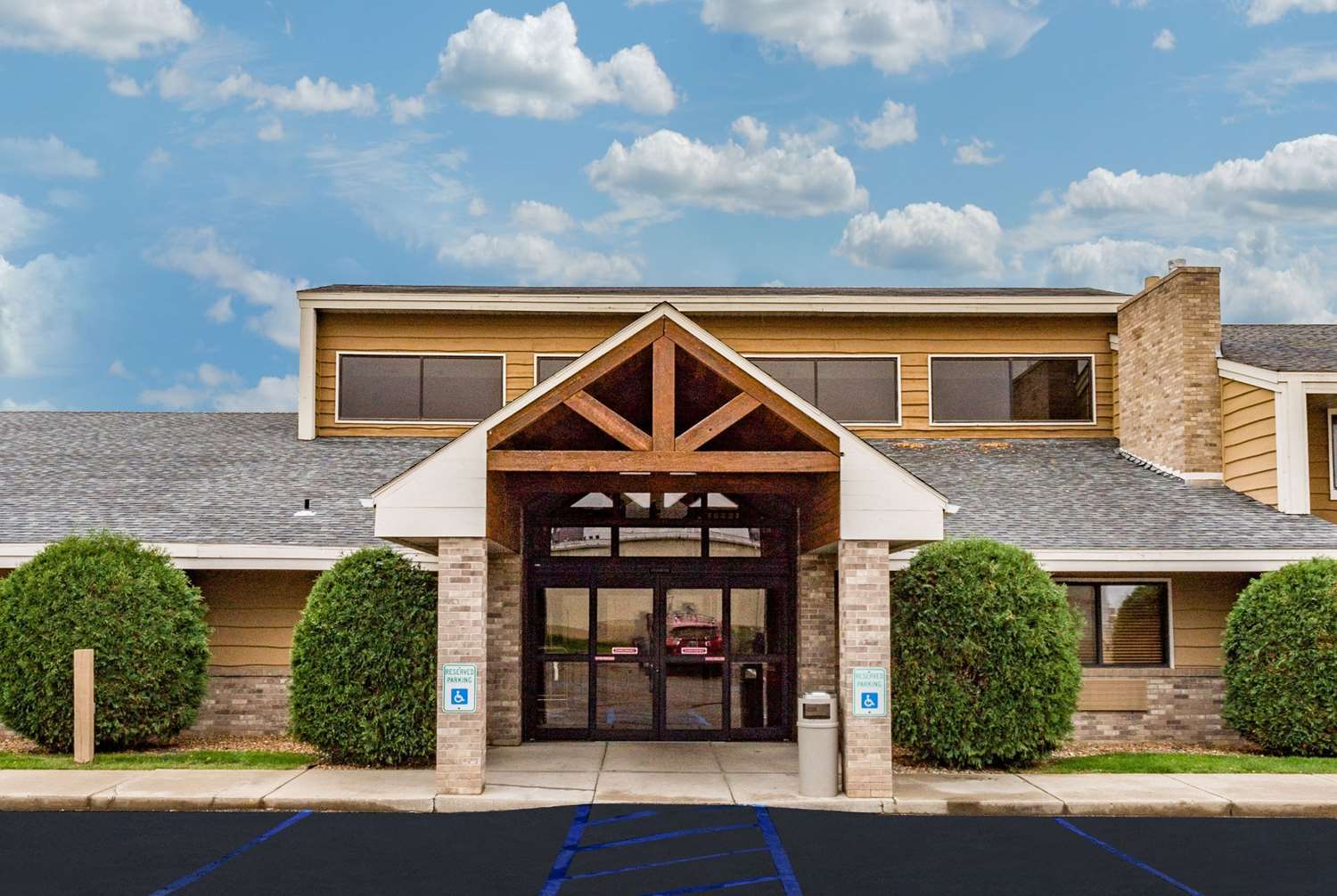 Americinn By Wyndham Dickinson Exterior photo