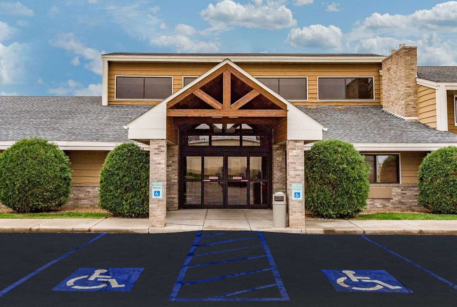 Americinn By Wyndham Dickinson Exterior photo